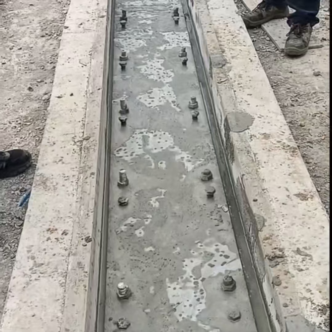 湘潭港口码头起重机龙门吊重型机械设备稳固用早强快凝轨道胶泥